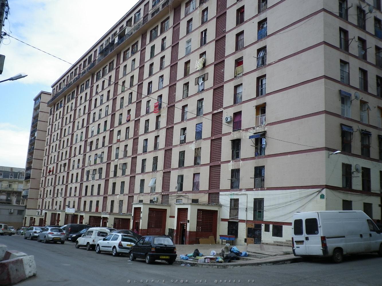 275  LA CITE LESCURE.JPG